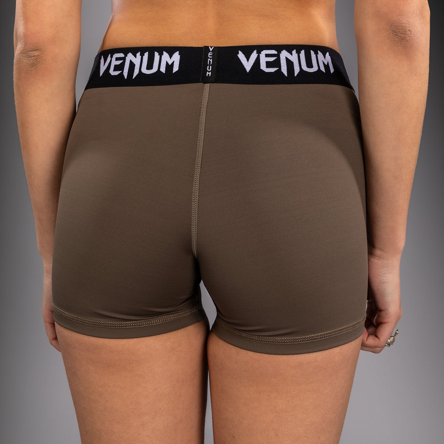 Venum UFC Unity by Venum Authentic Fight Week ウィメンズ テクニカル コンプレッションショーツ - ブラウン