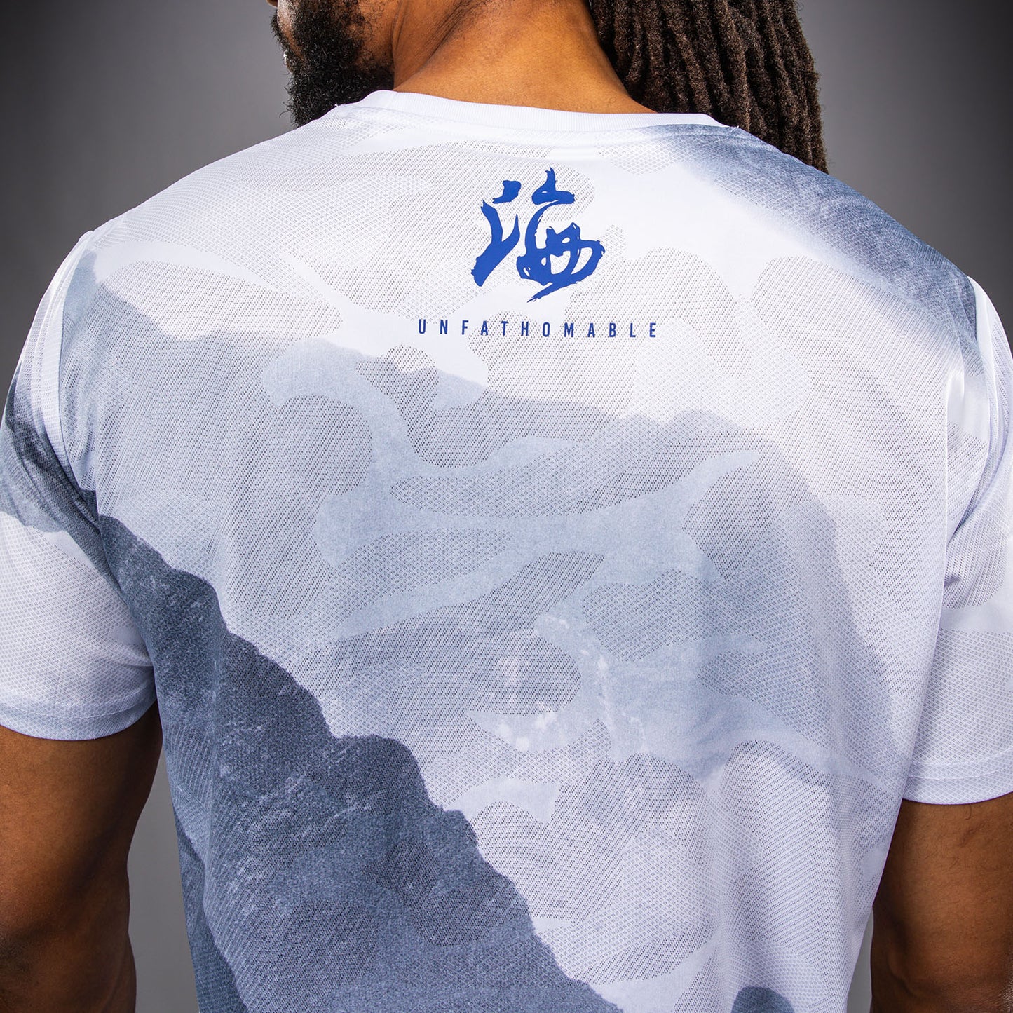 Venum x Kai Asakura ドライテックTシャツ – ホワイト/ブルー
