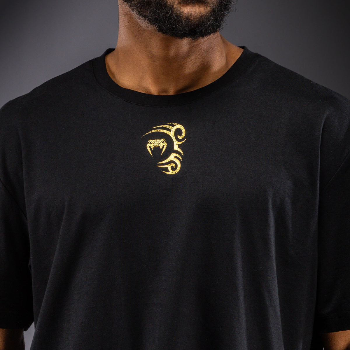Venum x Mike Tyson Tiger Tシャツ - ブラック/ゴールド