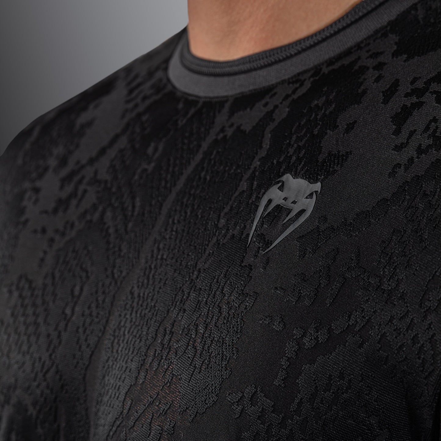 Venum Aegis ドライテックTシャツ – ブラック