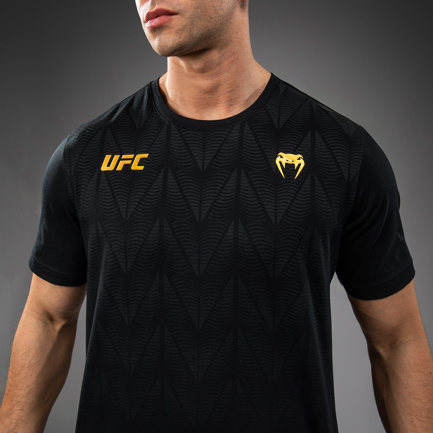 UFC Zenith by Venum Replica Tシャツ メンズ - チャンピオン