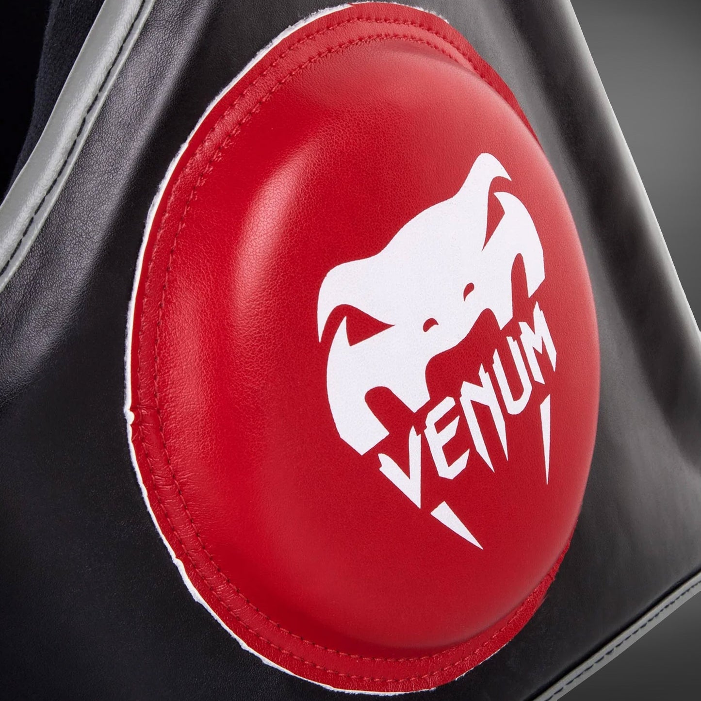 Venum Elite 腹部プロテクター - 黒/赤
