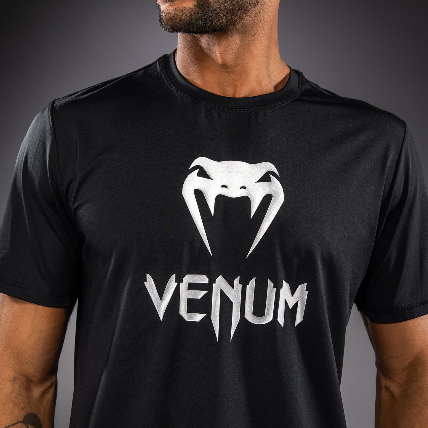 Venum Classic Dry Tech Tシャツ - ブラック/シルバー