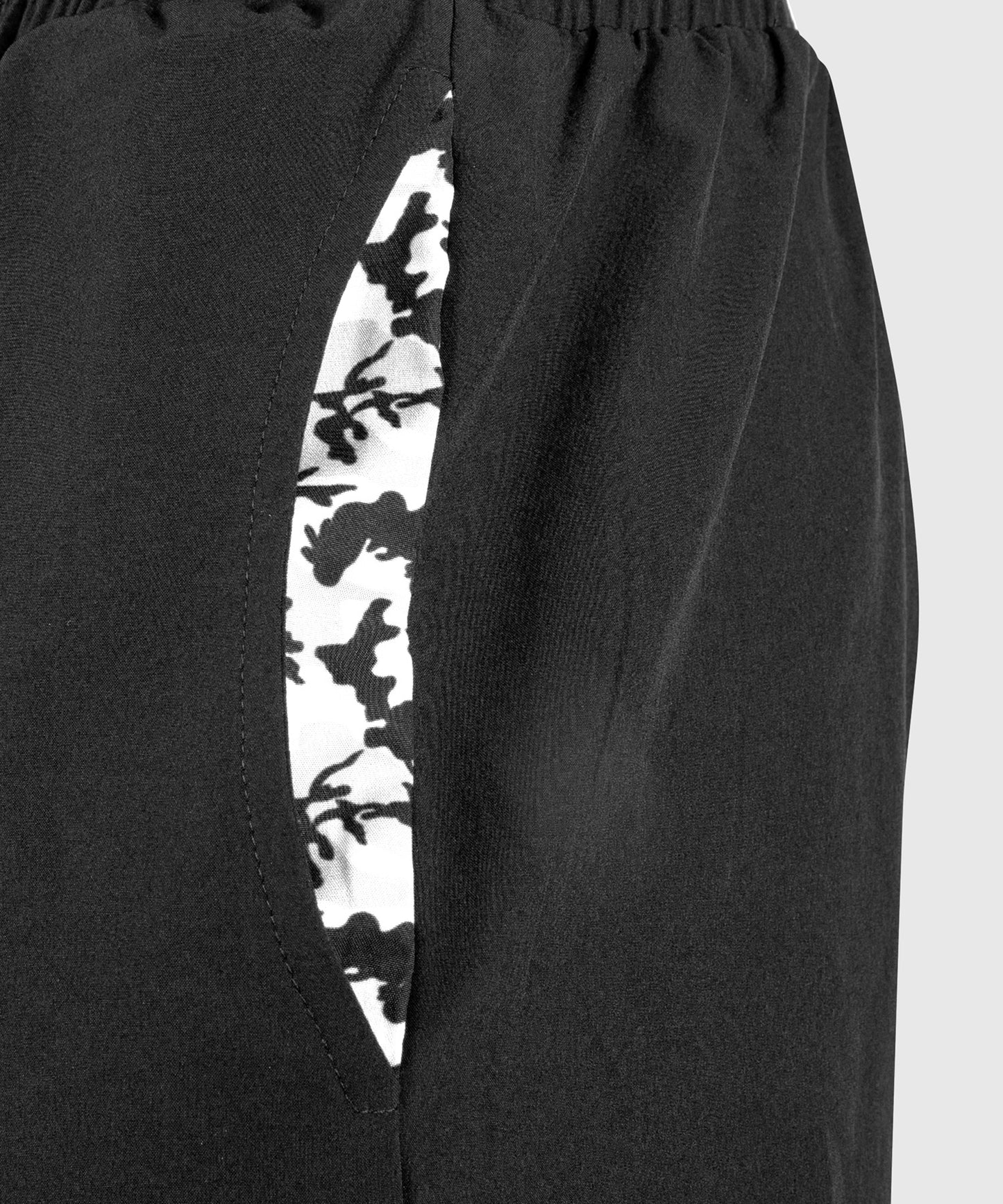 Venum Classic トレーニングショーツ - ブラック/ホワイト