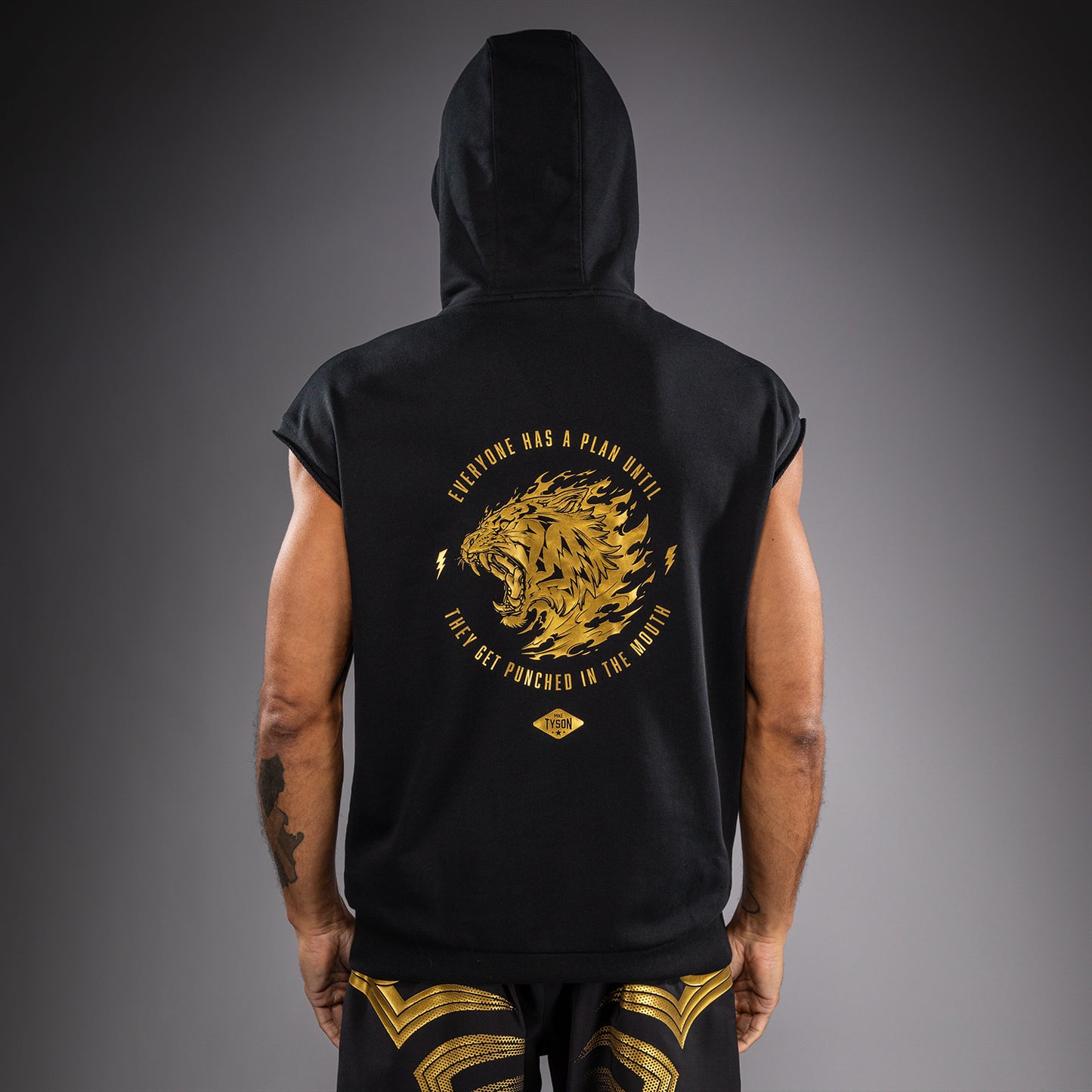 Venum x Mike Tyson Tiger ノースリーブパーカー - ブラック/ゴールド