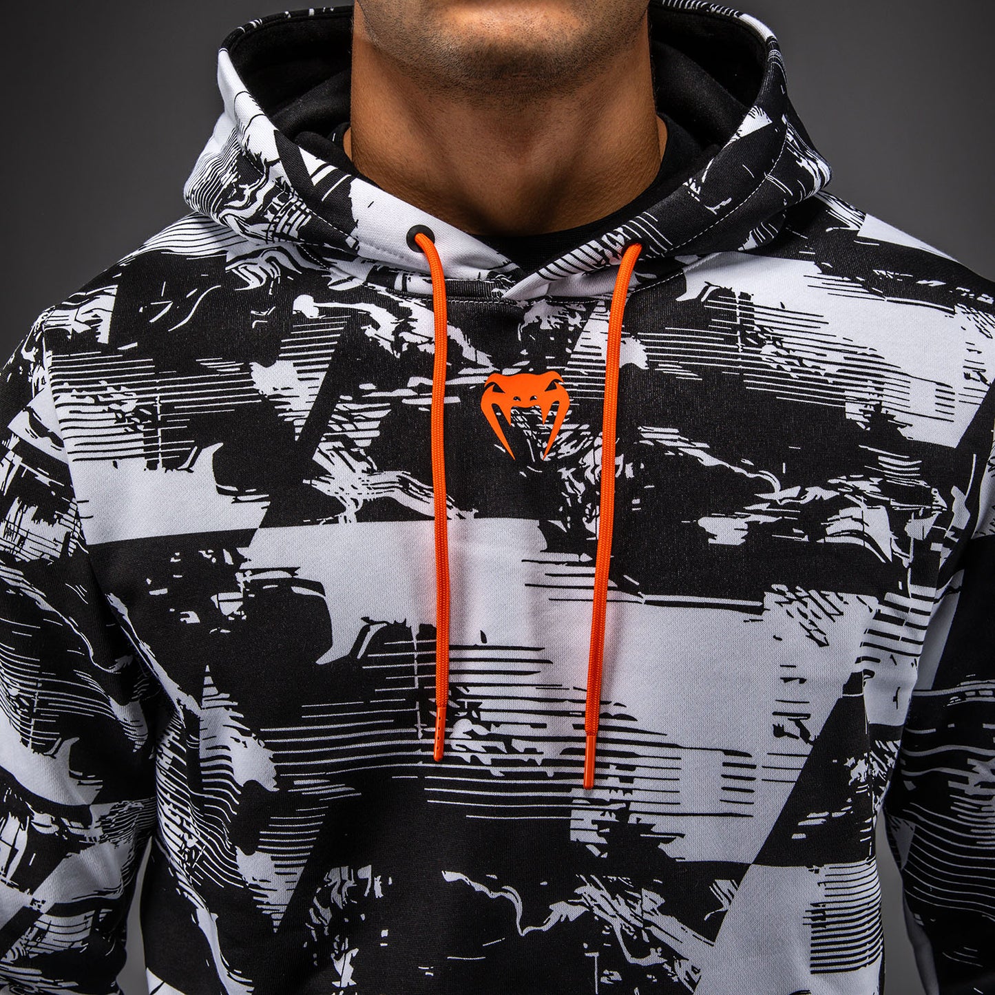 UFC Zenith by Venum Authentic Fight Week プルオーバーパーカー メンズ - ホワイト