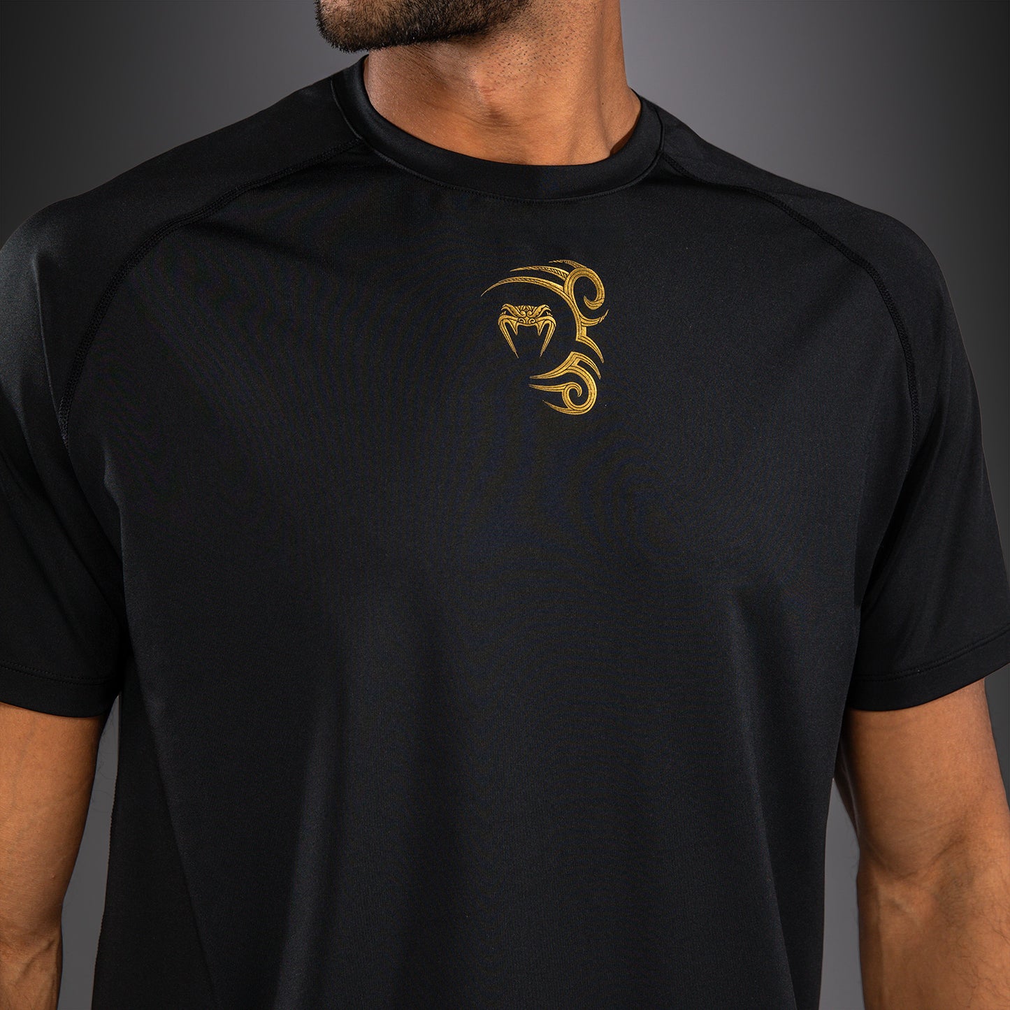 Venum x Mike Tyson Tiger ドライテックTシャツ - ブラック/ゴールド