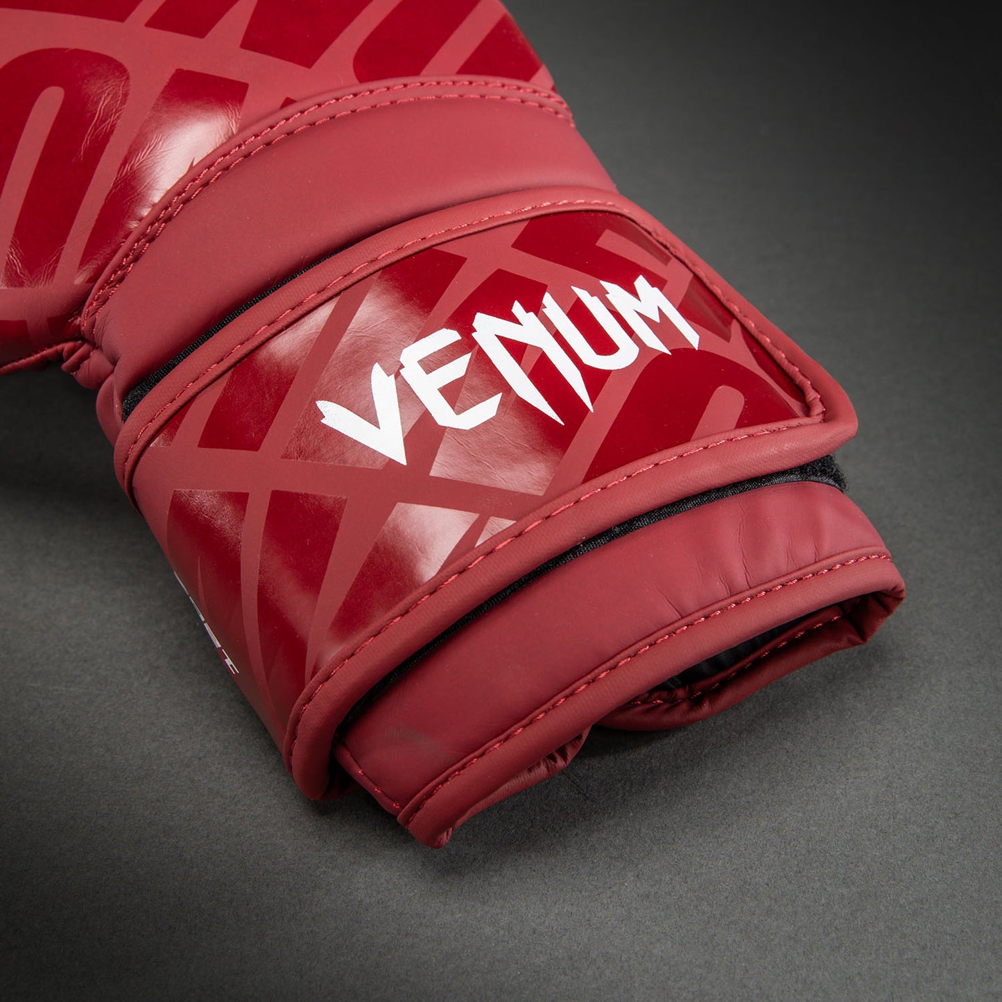 Venum Contender 1.5XT ボクシンググローブ - グロッシーバーガンディ