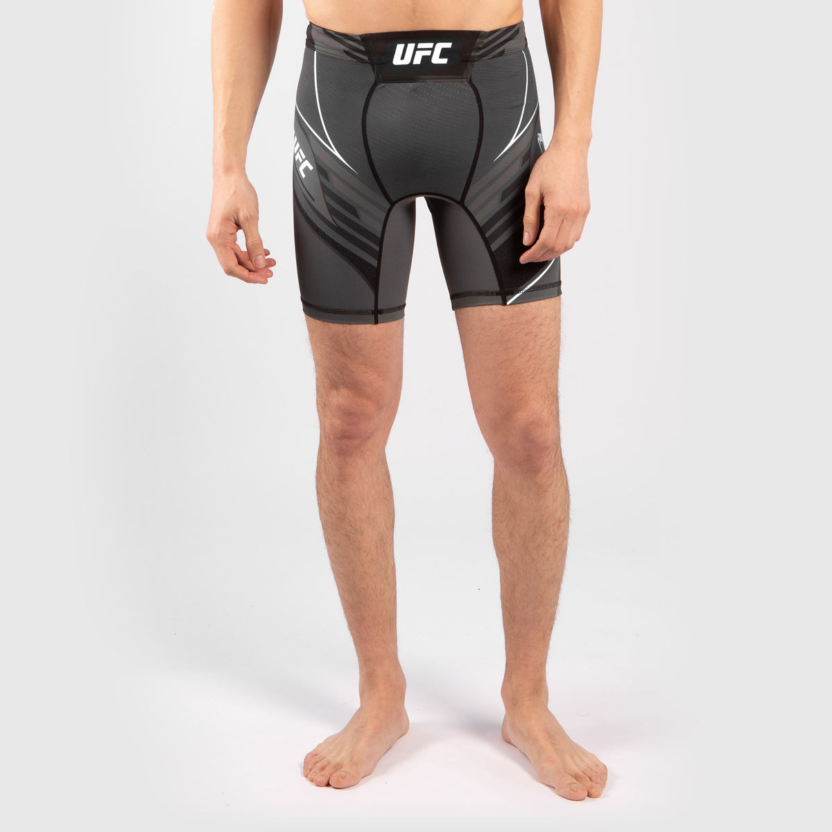Venum UFC Authentic Fight Night メンズ コンプレッションショーツ – ブラック