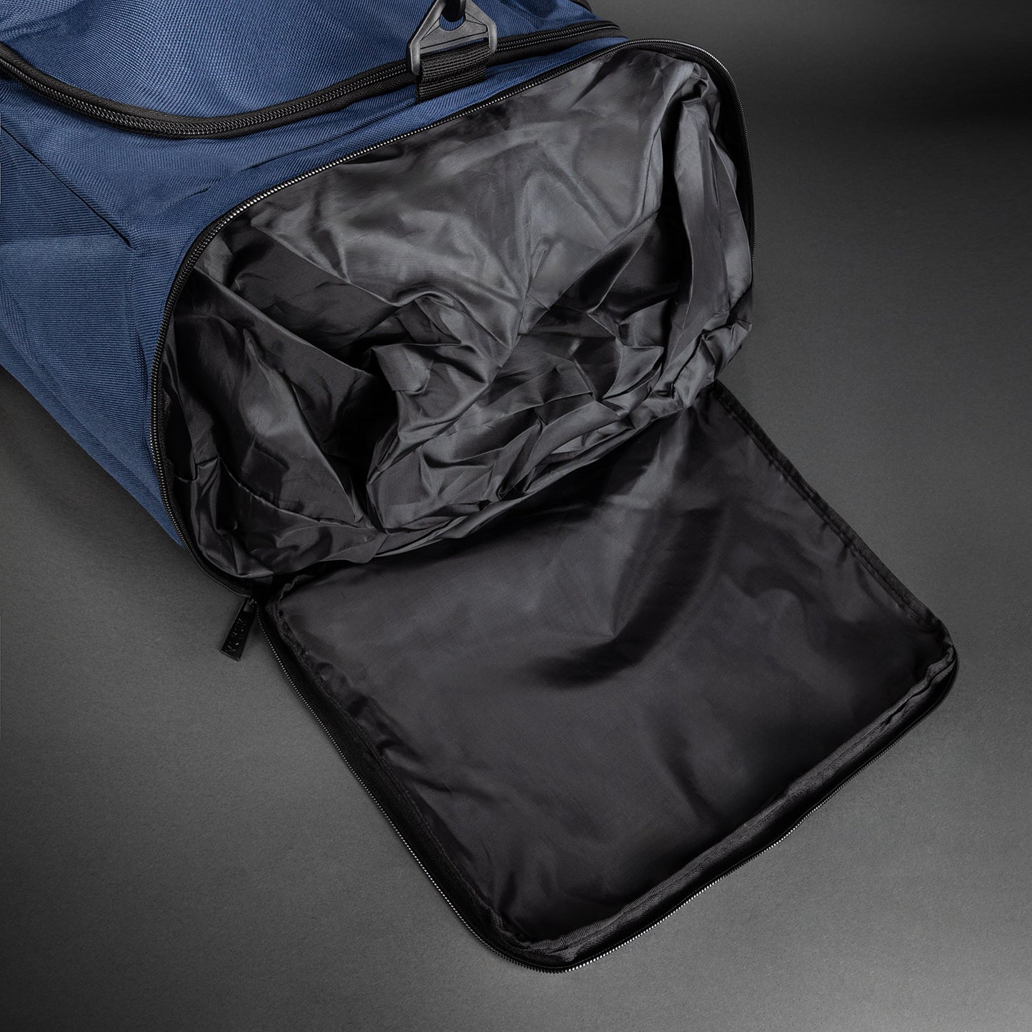 Venum Essential スポーツバッグ (61L) - ネイビーブルー