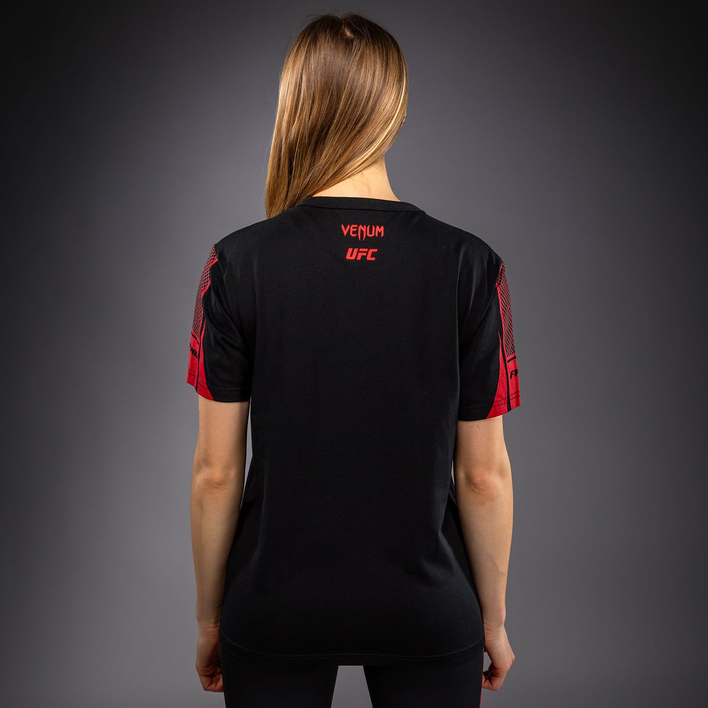 Venum UFC Unity by Venum Authentic Fight Week ウィメンズ 半袖Tシャツ - ブラック