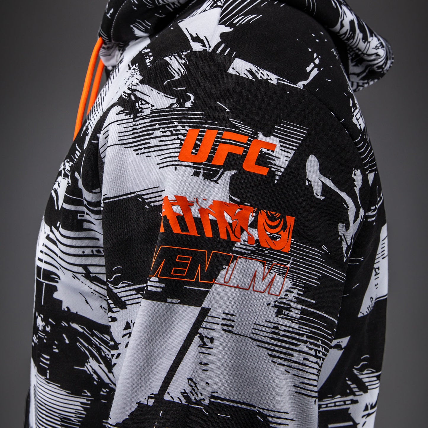 UFC Zenith by Venum Authentic Fight Week プルオーバーパーカー メンズ - ホワイト