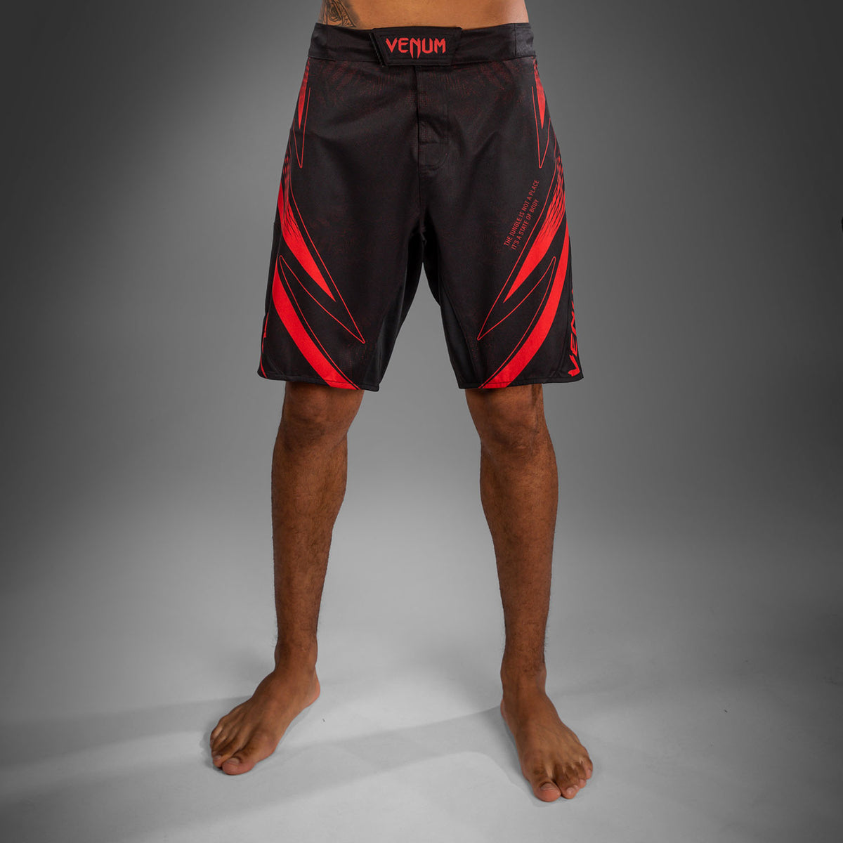 Venum Amazonia Reborn MMAショーツ - ブラック/レッド