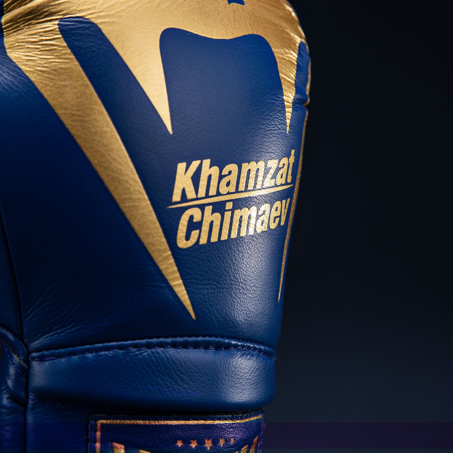 Venum Giant 2.0 Khamzat Chimaev Pro ボクシンググローブ - ブルーゴールド