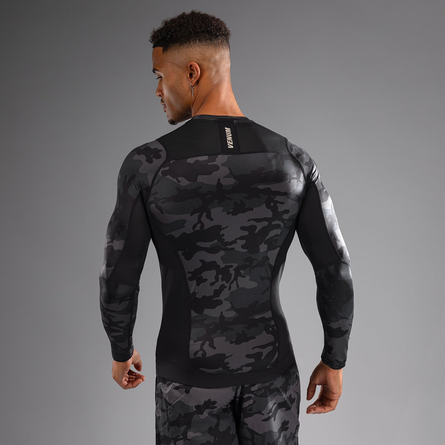 Venum G-Fit Air 長袖ラッシュガード メンズ - デジタルアーバンカモ