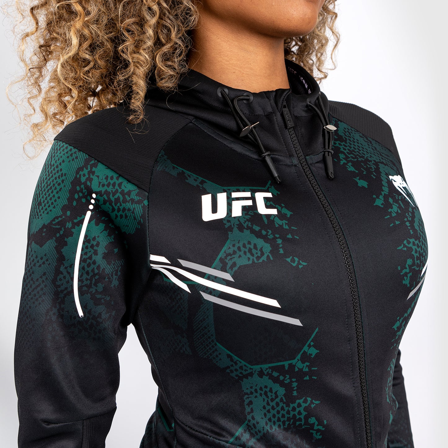 UFC Adrenaline by Venum Authentic Fight Night ウィメンズ・ウォークアウト・フーディ - Emerald Edition - グリーン/ブラック