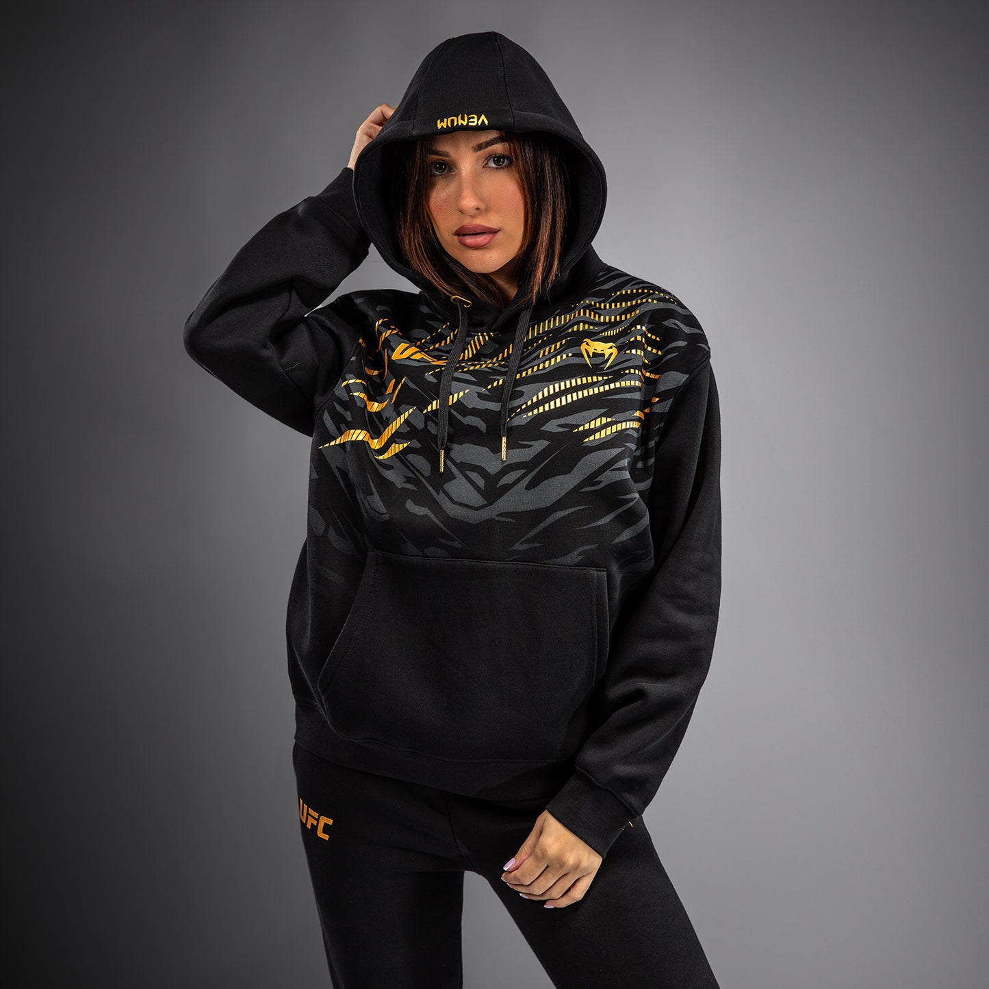 UFC Fusion by Venum Replica フード付きスウェットシャツ（女性用） - チャンピオン