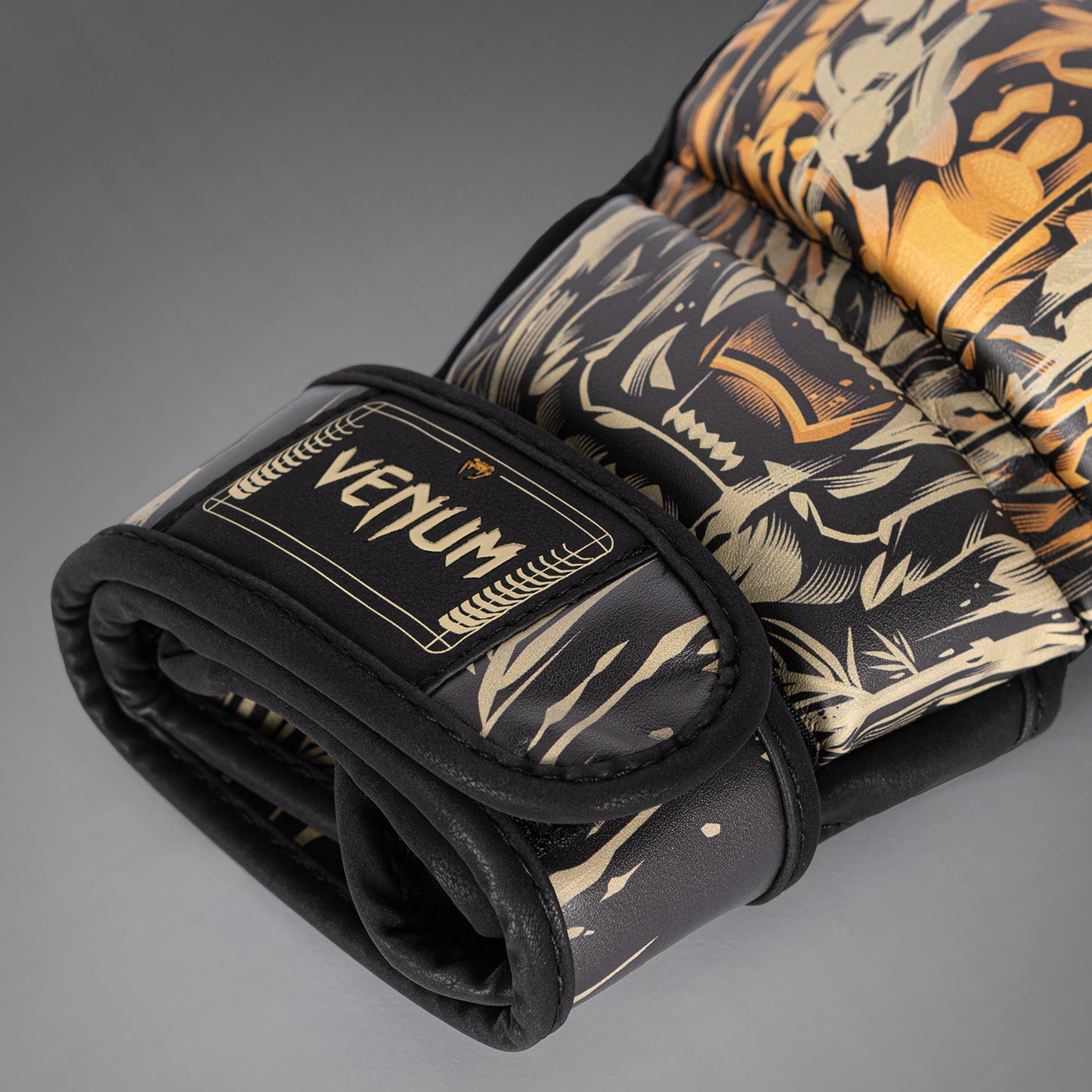 Venum Tiger MMA グローブ - ブラック/ネオンオレンジ