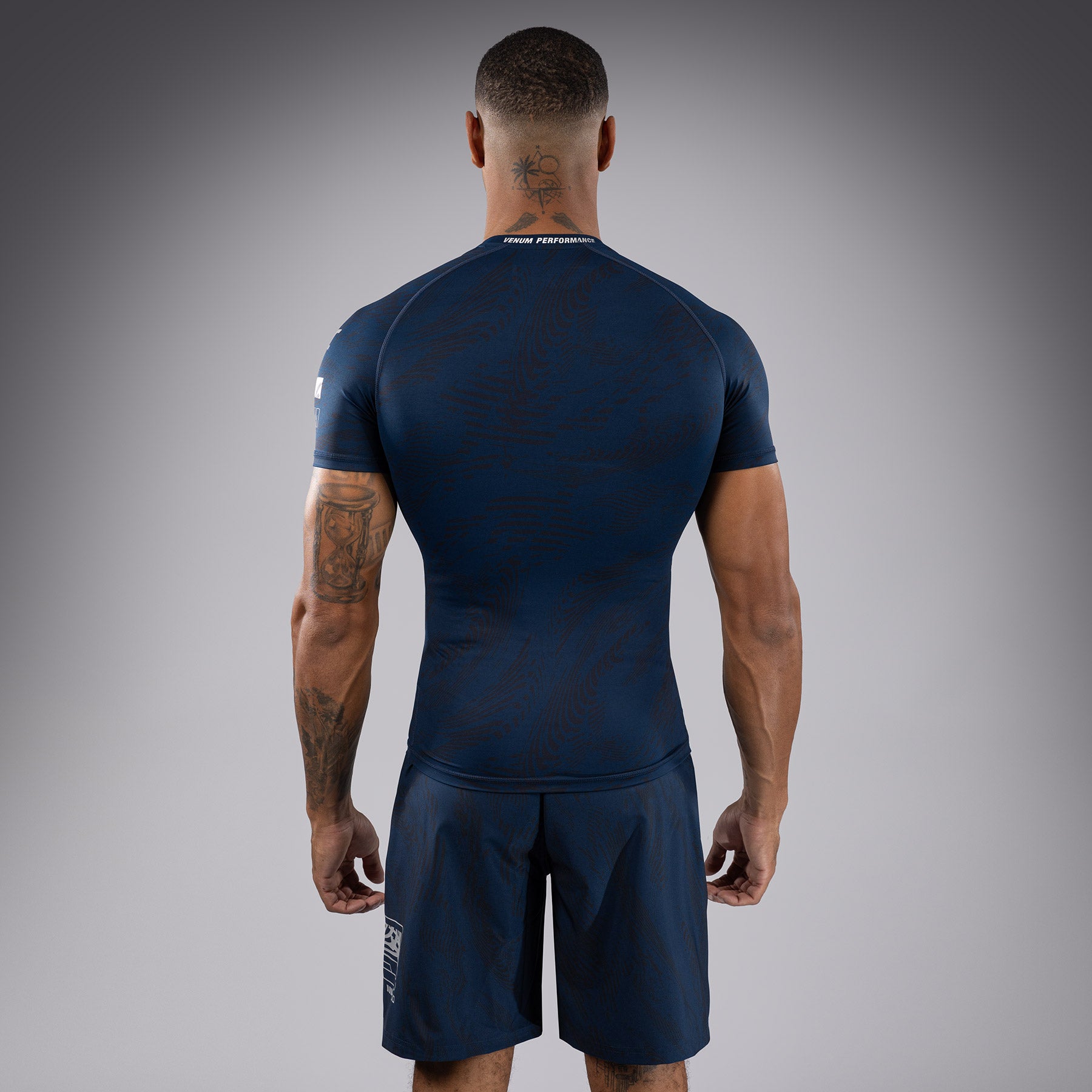 UFC Venum ラッシュガード・ショートパンツセット f68c316c1cada095534a2713e18d8f