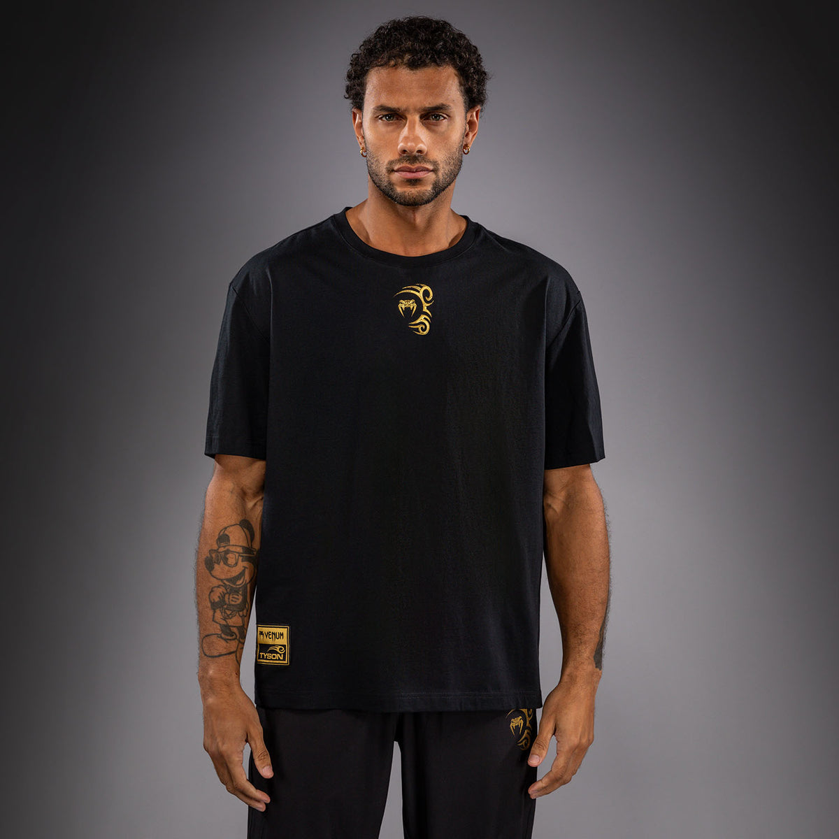 Venum x Mike Tyson Tiger Tシャツ - ブラック/ゴールド