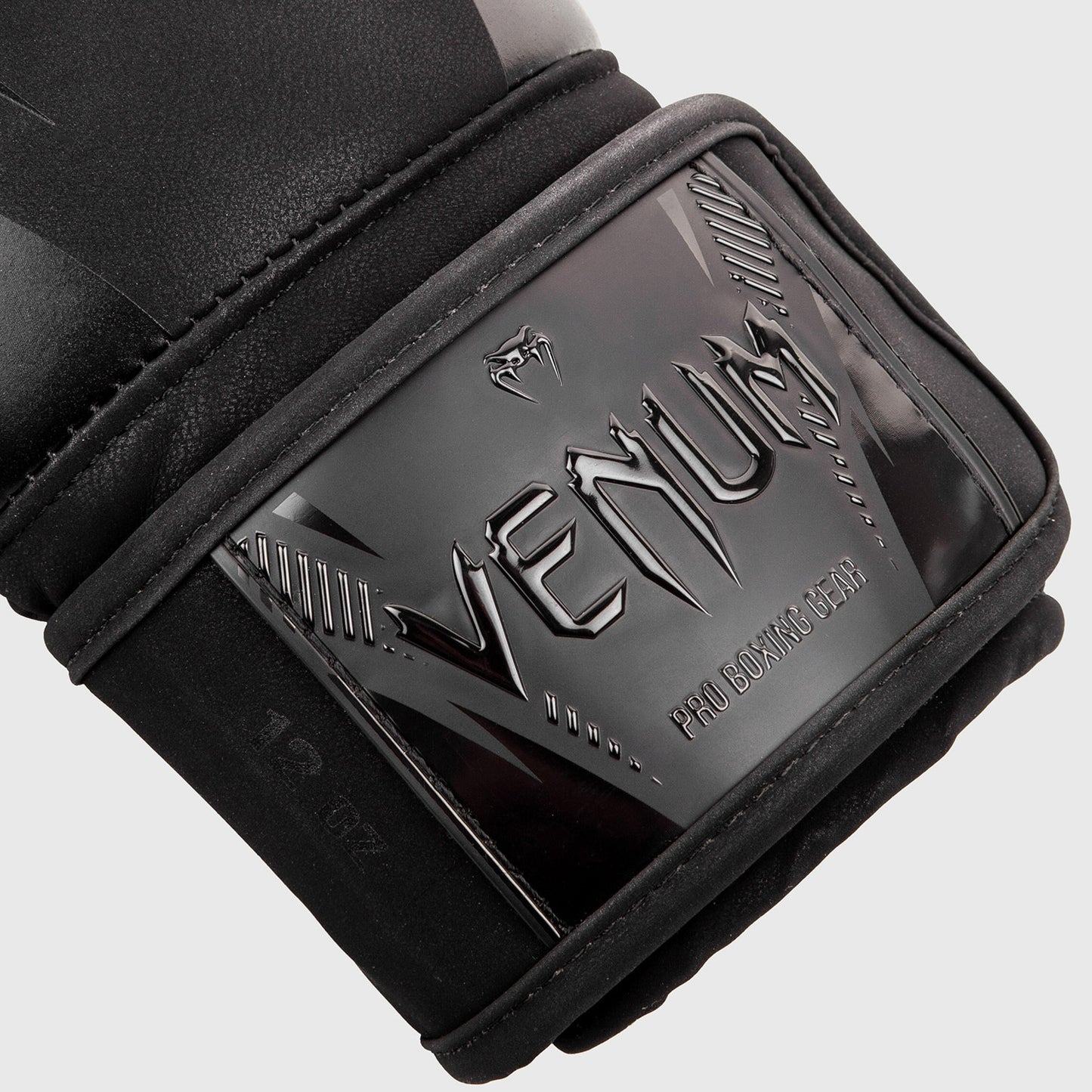 Venum Impact ボクシンググローブ