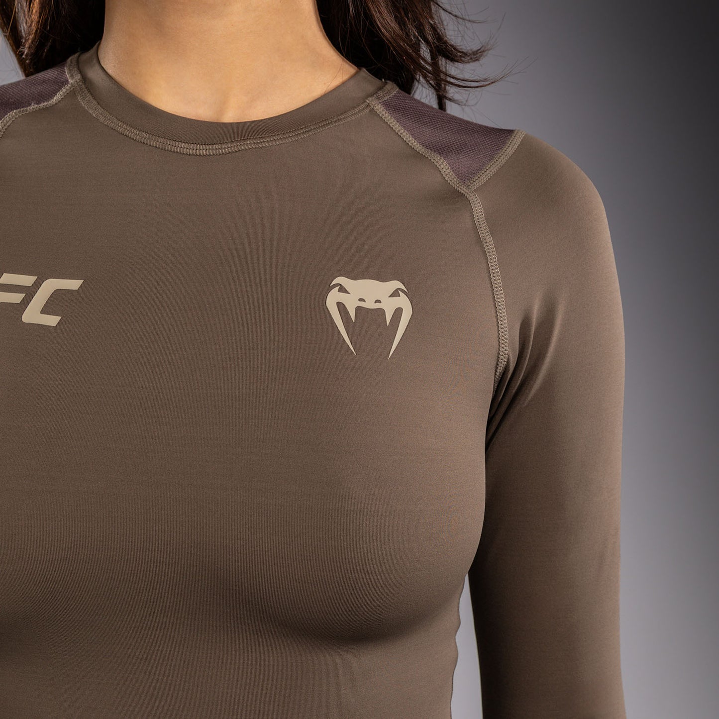 Venum UFC Unity by Venum Authentic Fight Week ウィメンズ テクニカル 長袖ラッシュガード - ブラウン