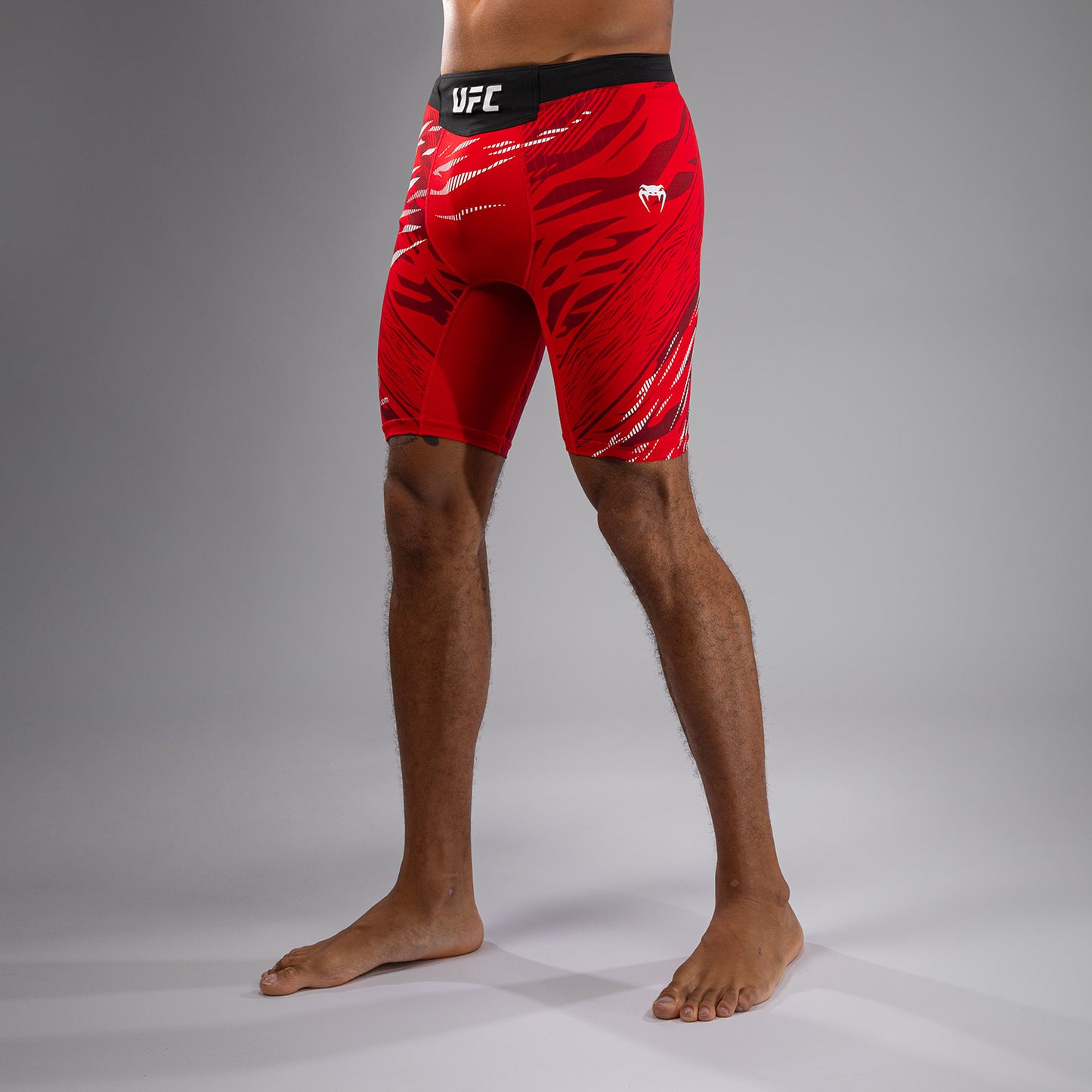 UFC Fusion by Venum Authentic Fight Night ヴァレトゥードショーツ（男性用） - レッド