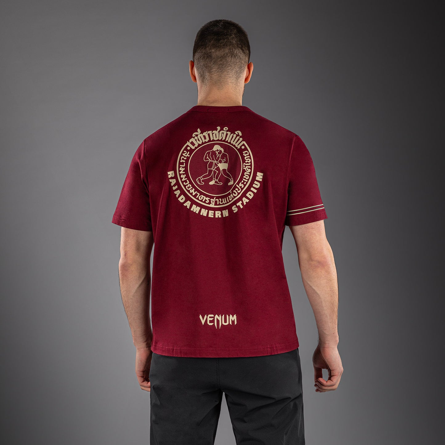 Venum x Rajadamnern Tシャツ - バーガンディ