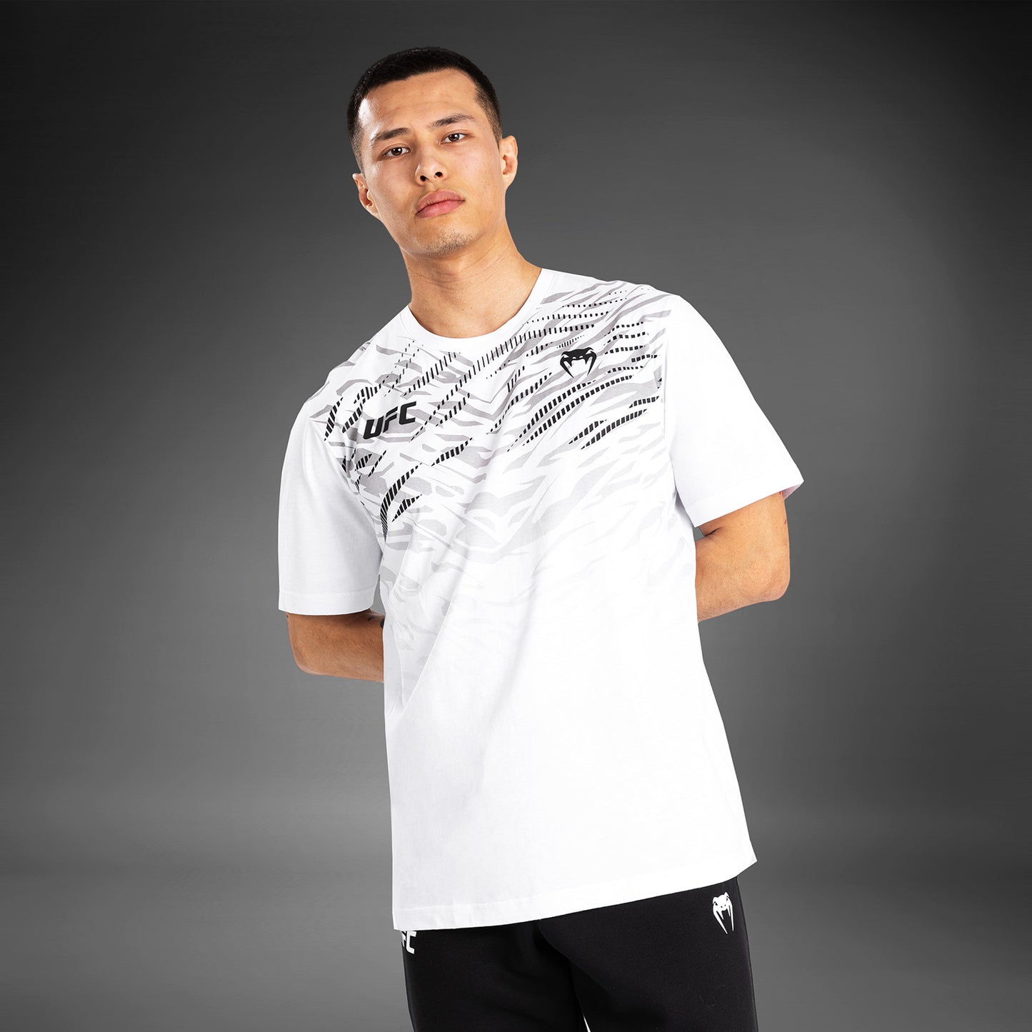 UFC Fusion by Venum Replica ショートスリーブTシャツ（男性用） - ホワイト