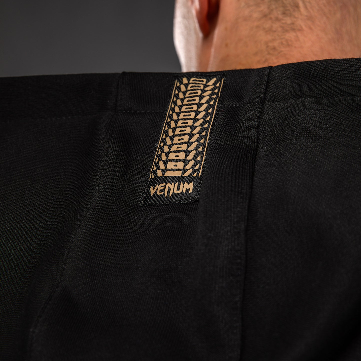 Venum Urban Gi フルジップパーカー – ブラック