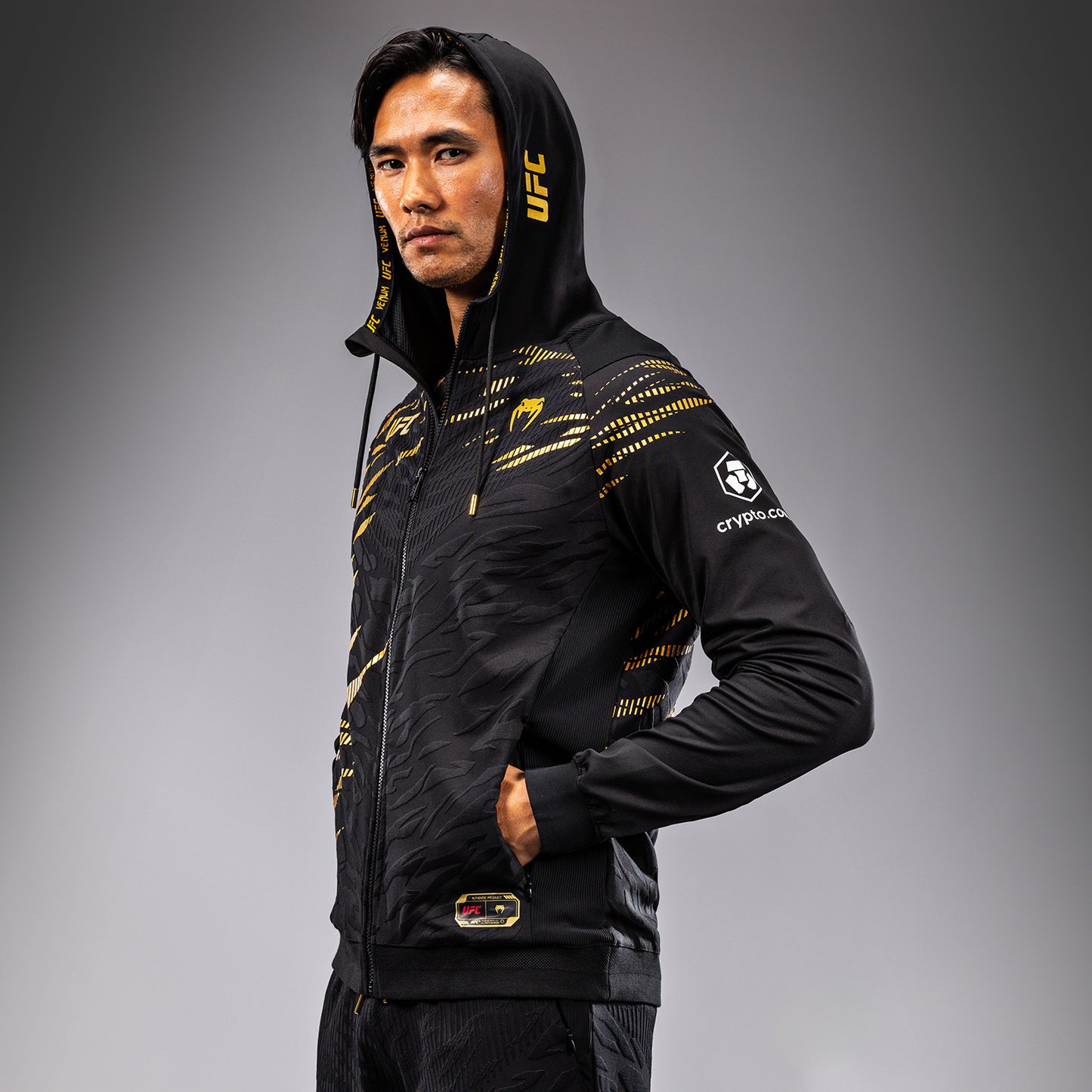 UFC Fusion by Venum Authentic Fight Night フード付きスウェットシャツ（男性用） - チャンピオン