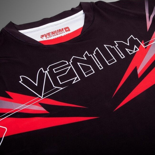 Venum Sharp 3.0 ドライテックTシャツ – ブラック/レッド