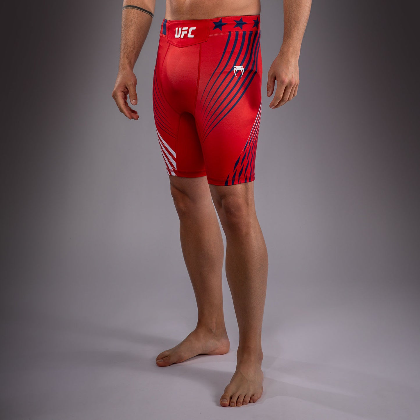 UFC Freedom 250 by Venum メンズ Custom Authentic Fight Night ヴァーリトゥード ショーツ - レッド