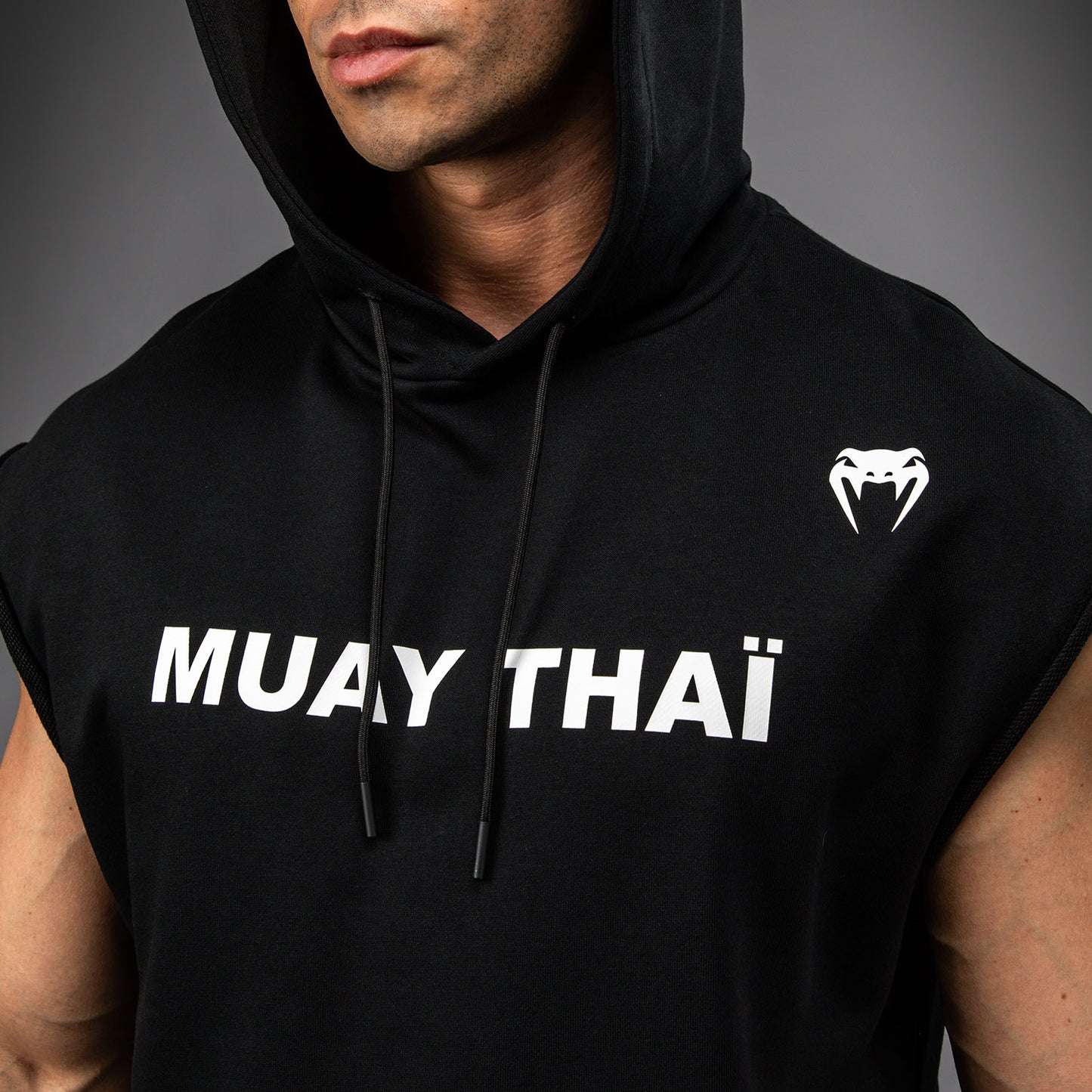 Venum Muay Thai VT スリーブレスフーディ - ブラック/ホワイト