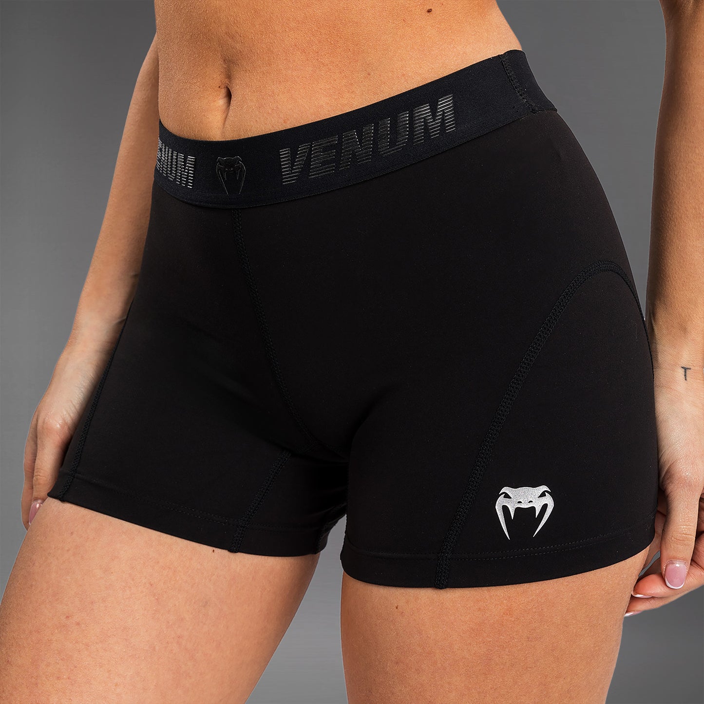 Venum Elevate ウィメンズ ヴェイル・トゥード・ショーツ - ブラック
