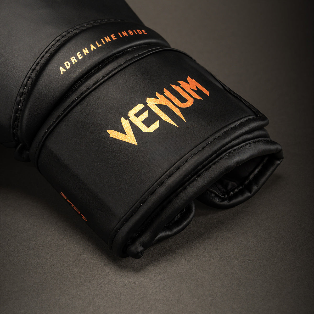 Venum Contender 1.5 ボクシンググローブ - ブラック/カッパー