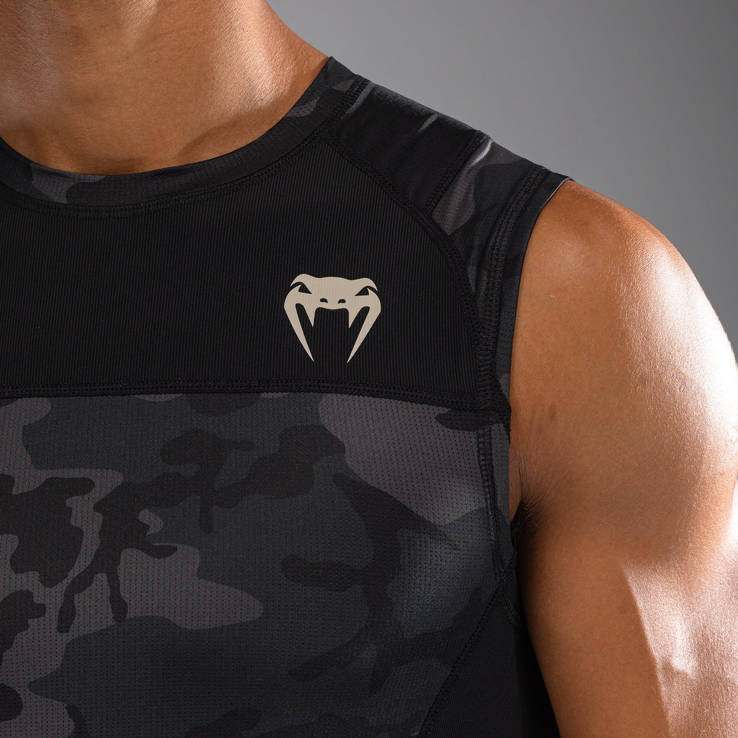 Venum G-Fit Air ノースリーブラッシュガード メンズ - デジタルアーバンカモ
