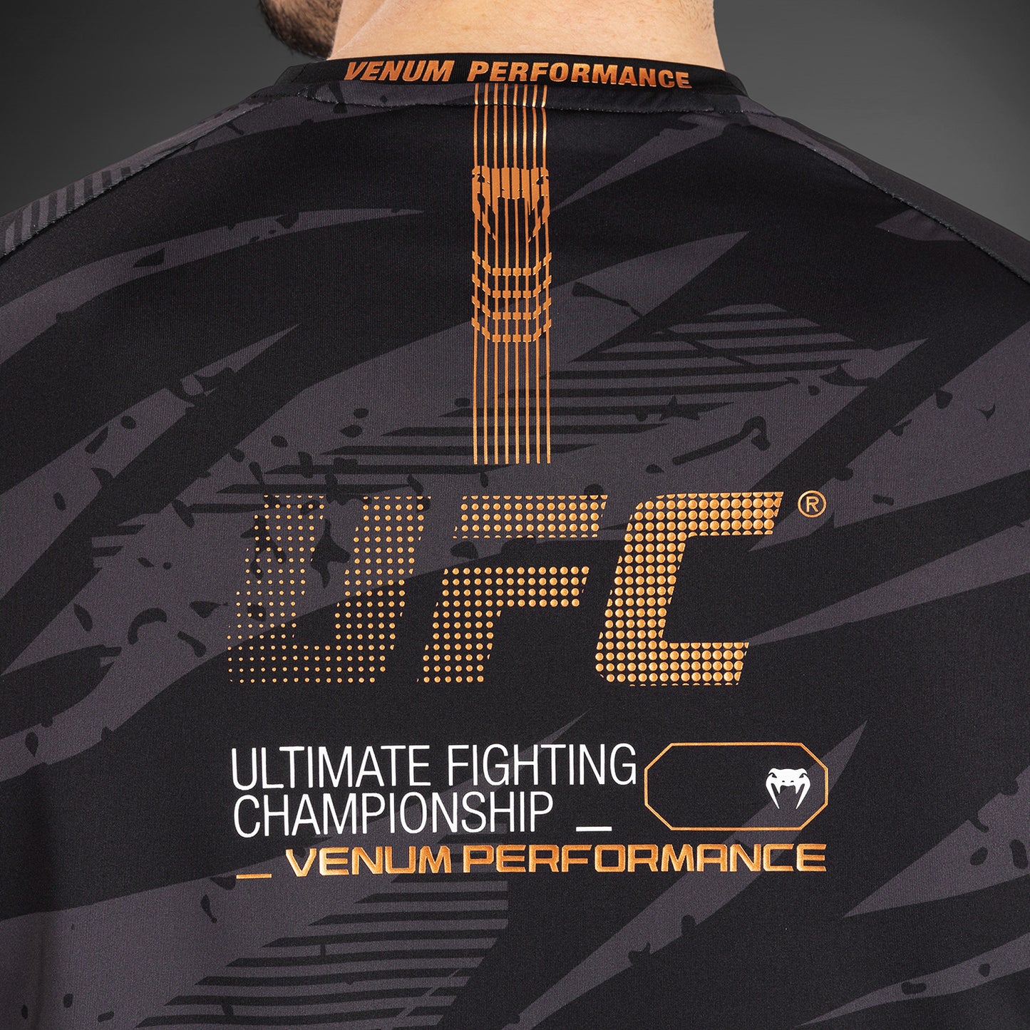 UFC Adrenaline By Venum Fight Week メンズ・ドライ・テックTシャツ - Urban Camo