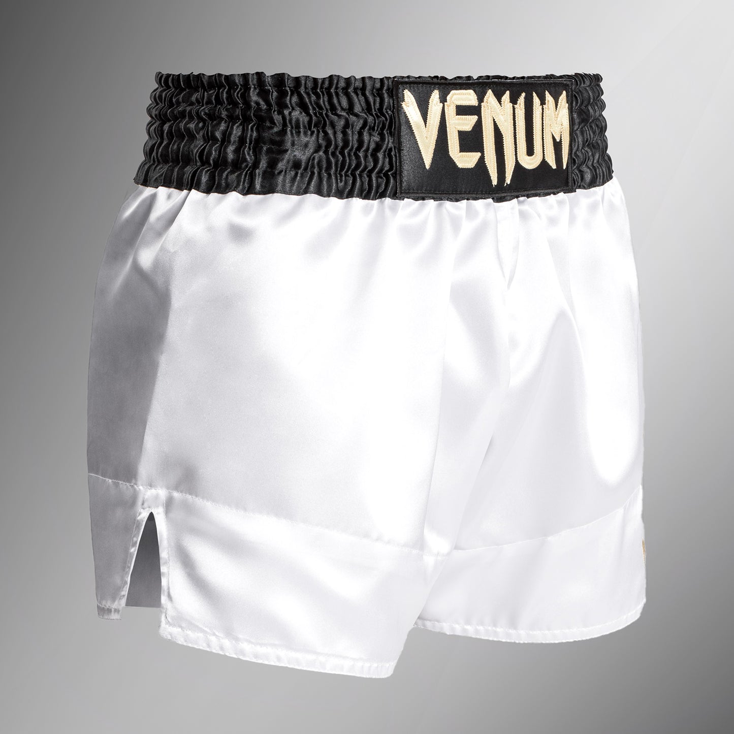 Venum Classic ムエタイショーツ - ブラック/ホワイト/ゴールド