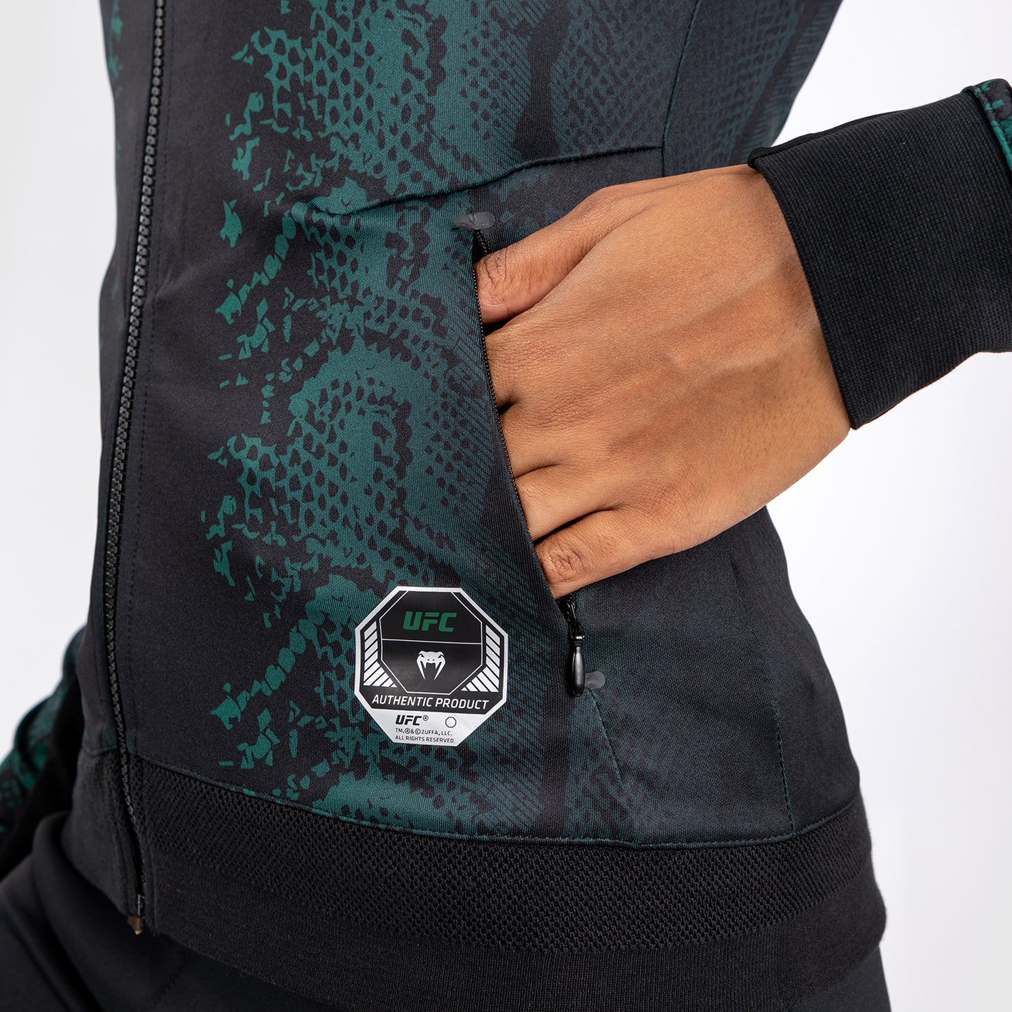 UFC Adrenaline by Venum Authentic Fight Night ウィメンズ・ウォークアウト・フーディ - Emerald Edition - グリーン/ブラック