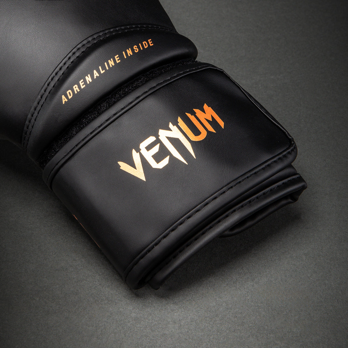 Venum Contender 1.5 ボクシンググローブ - ブラック/ゴールド