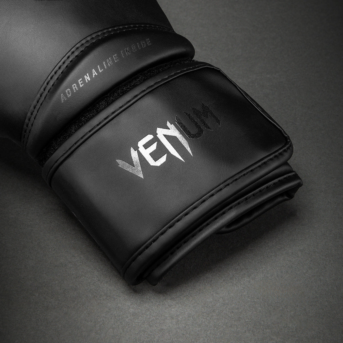 Venum Contender 1.5 ボクシンググローブ - ブラック