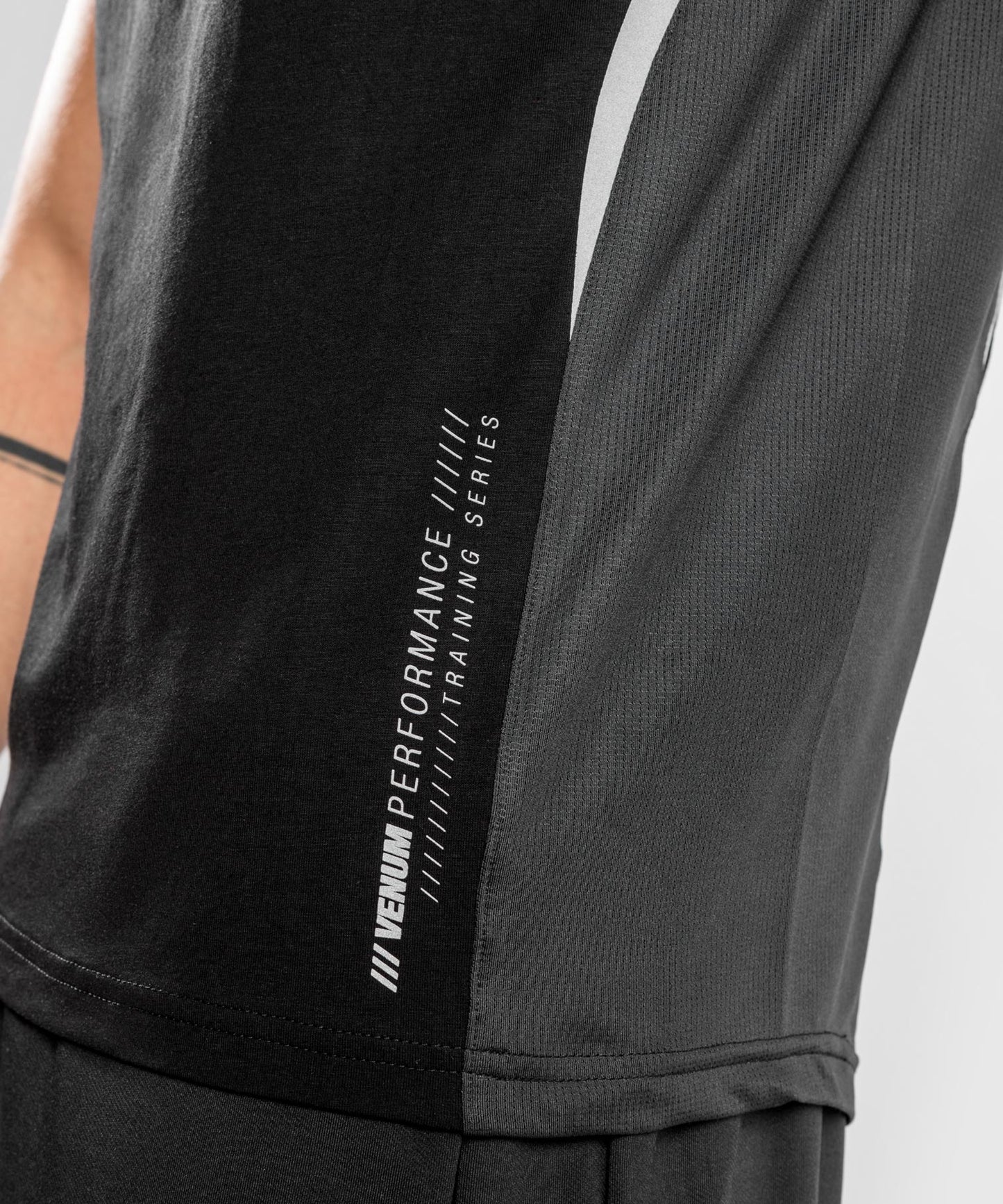 Venumテンペスト2.0Tシャツ- ブラック/グレー