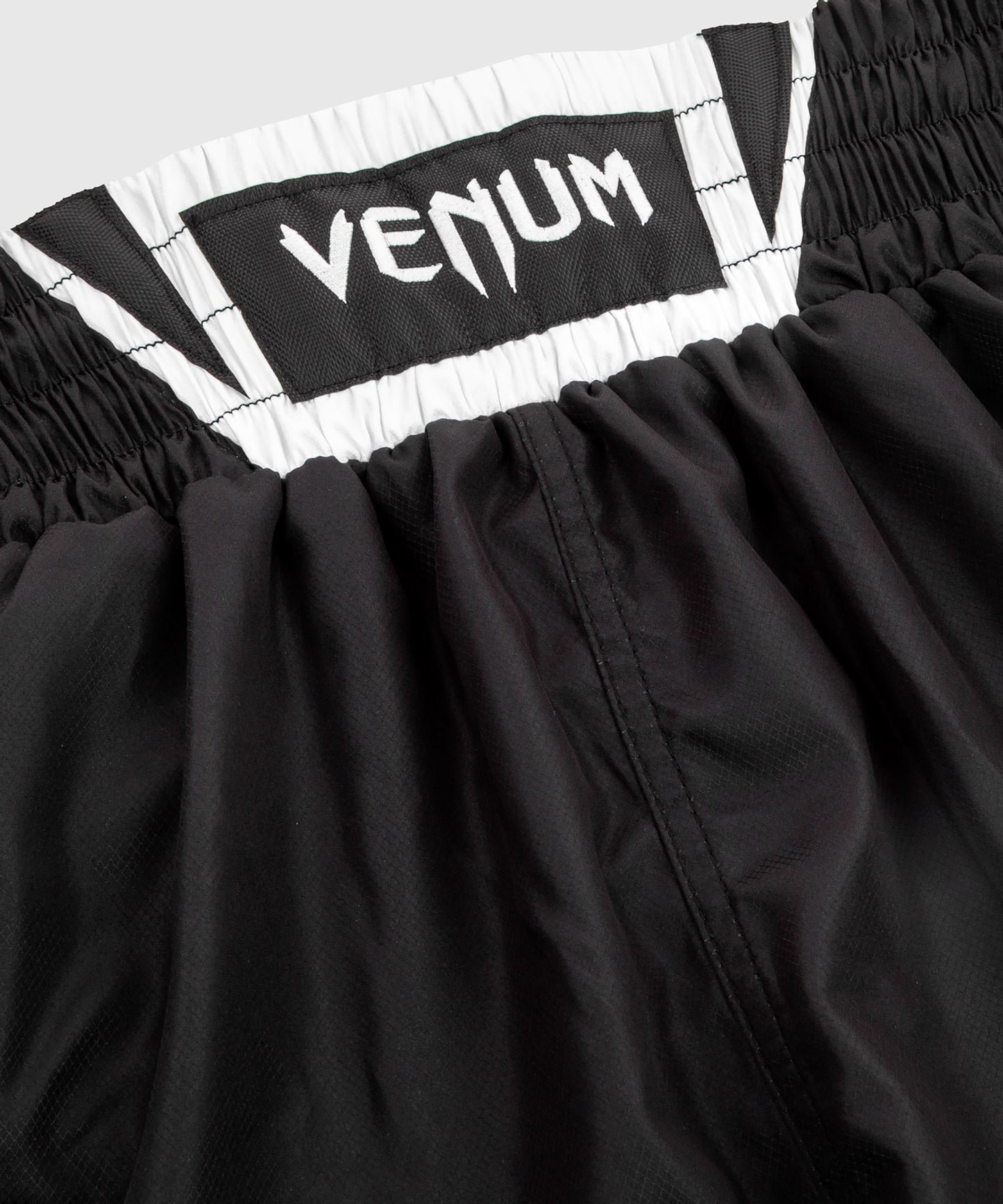 Venum Elite ボクシングショーツ - ブラック/ホワイト