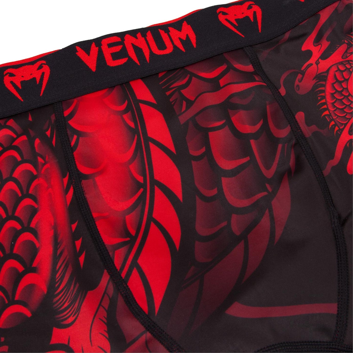 Venum Dragon's Flight コンプレッションショーツ - ブラック/レッド