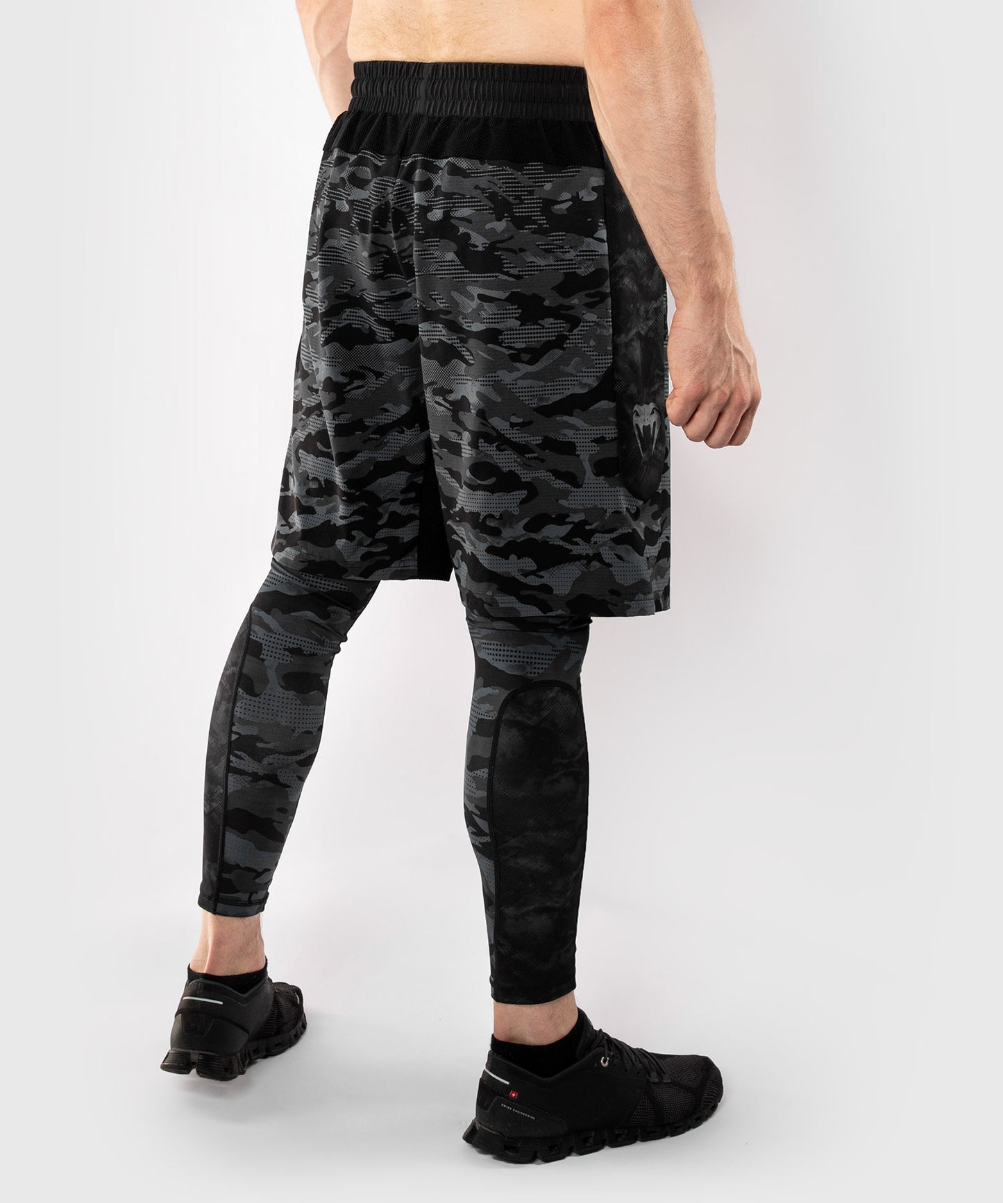 Venum Defender トレーニングショーツ - ダーク・カモ