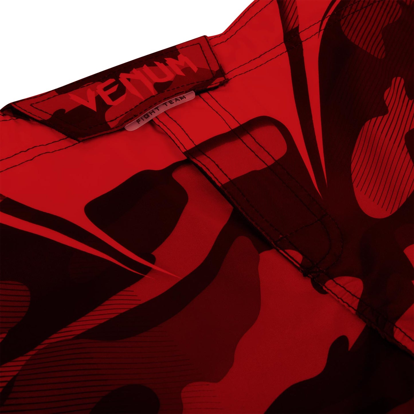 Venum Camo Hero ファイトショーツ - レッド/ブラック