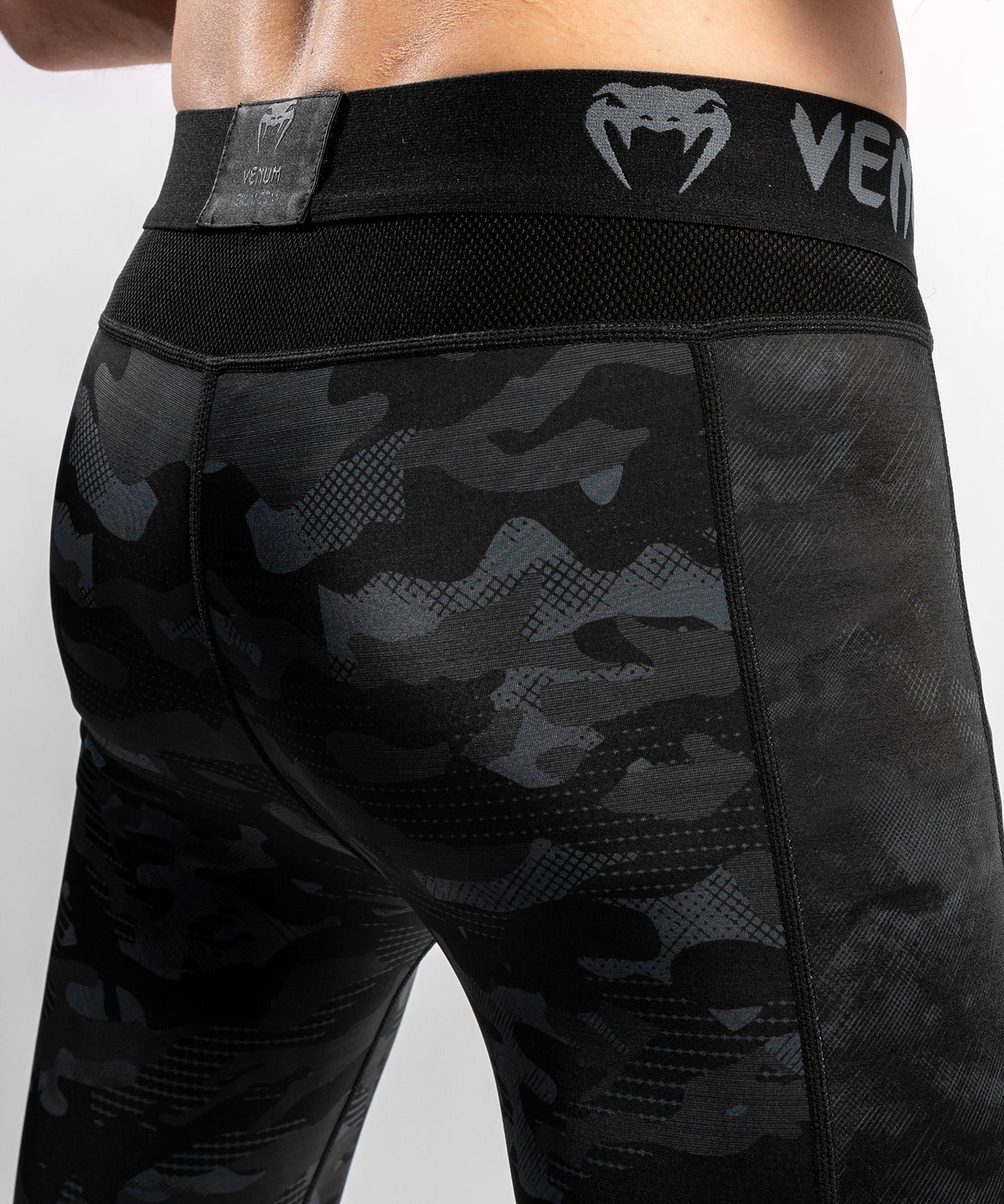 Venum Defender スパッツ - ダーク・カモ