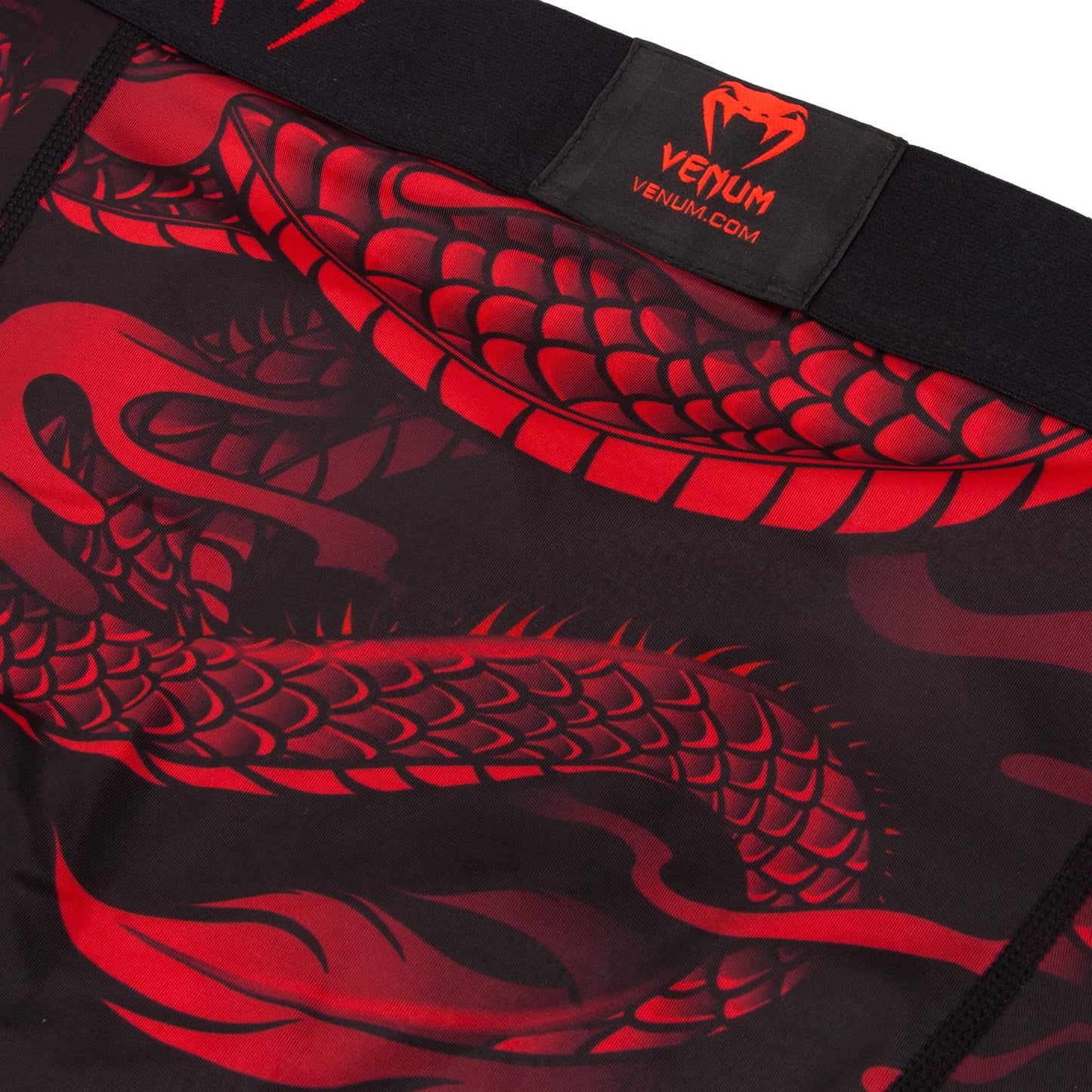Venum Dragon's Flight コンプレッションショーツ - ブラック/レッド