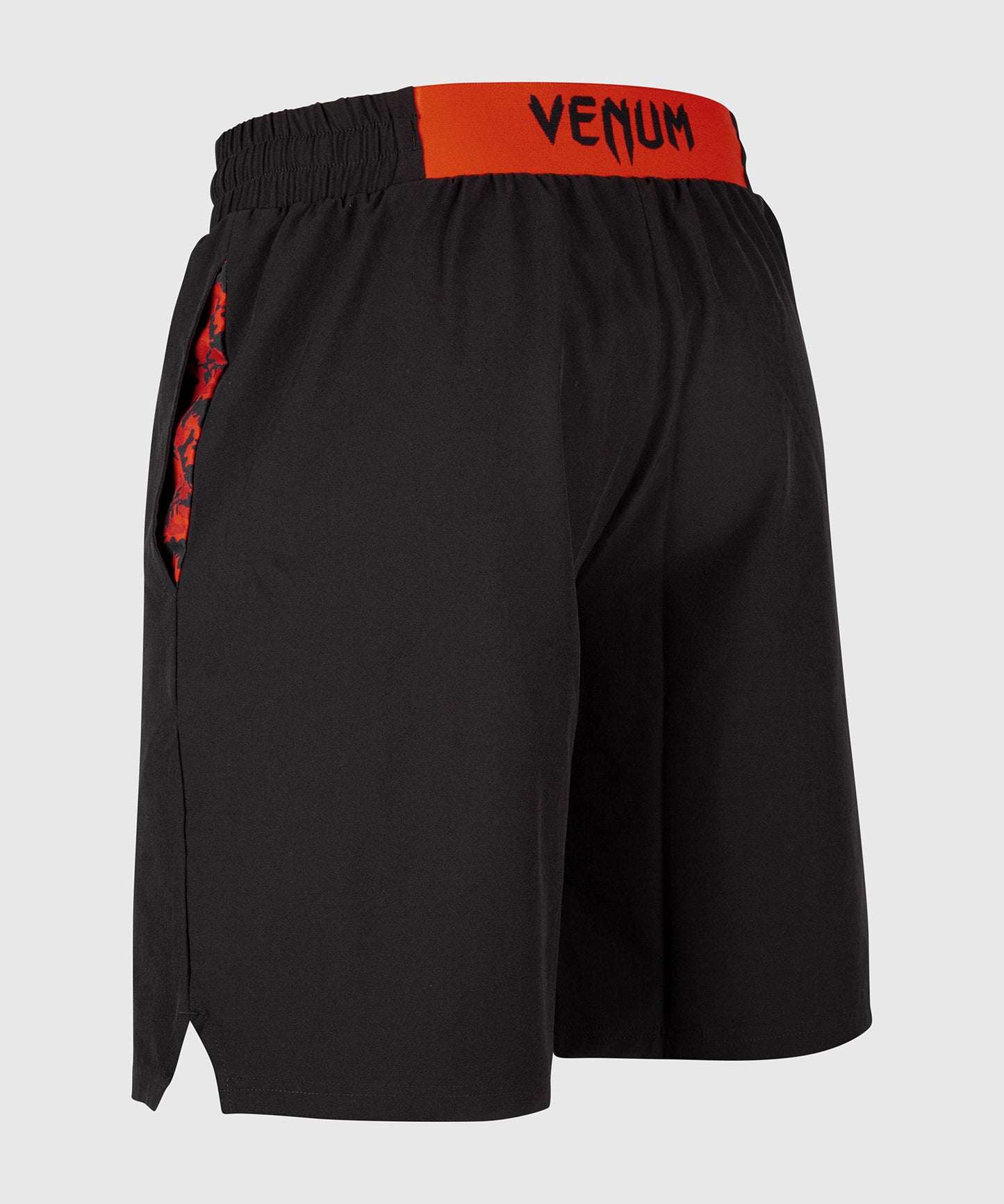Venum Classic トレーニングショーツ - ブラック/レッド
